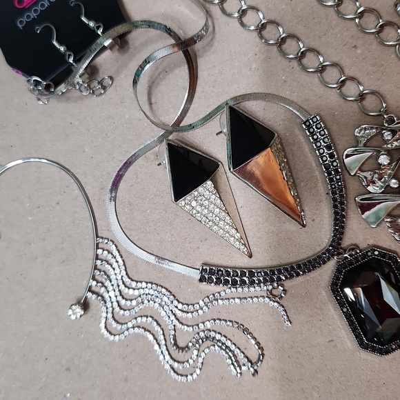 Jewelry bundle - Picture 3 of 7